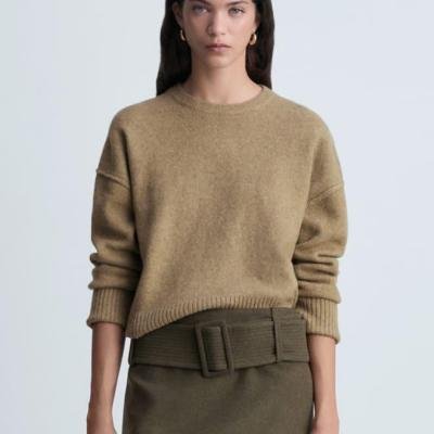 Pull raccourci en maille de laine mélangée